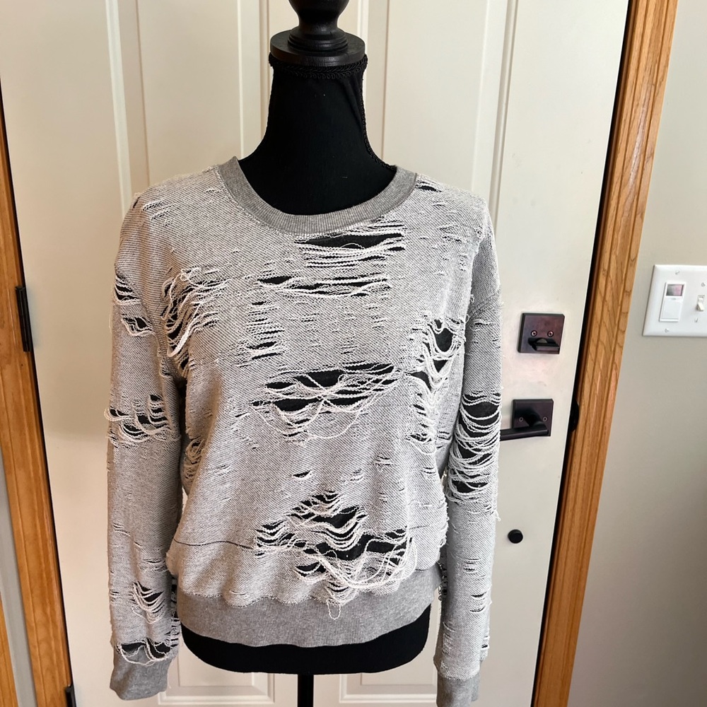 Women’s gray distressed textured thrashed crew neck sweatshirt. Medium